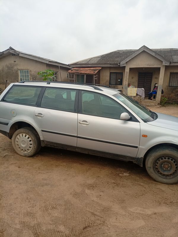 Thumbnail 2 of 2003 Volkswagen Passat